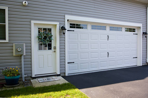 24/7 Emergency Garage Door Panel Replacement experts in North Apollo, PA